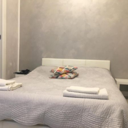 Studio Monte Ceneri Apartment Милано Екстериор снимка